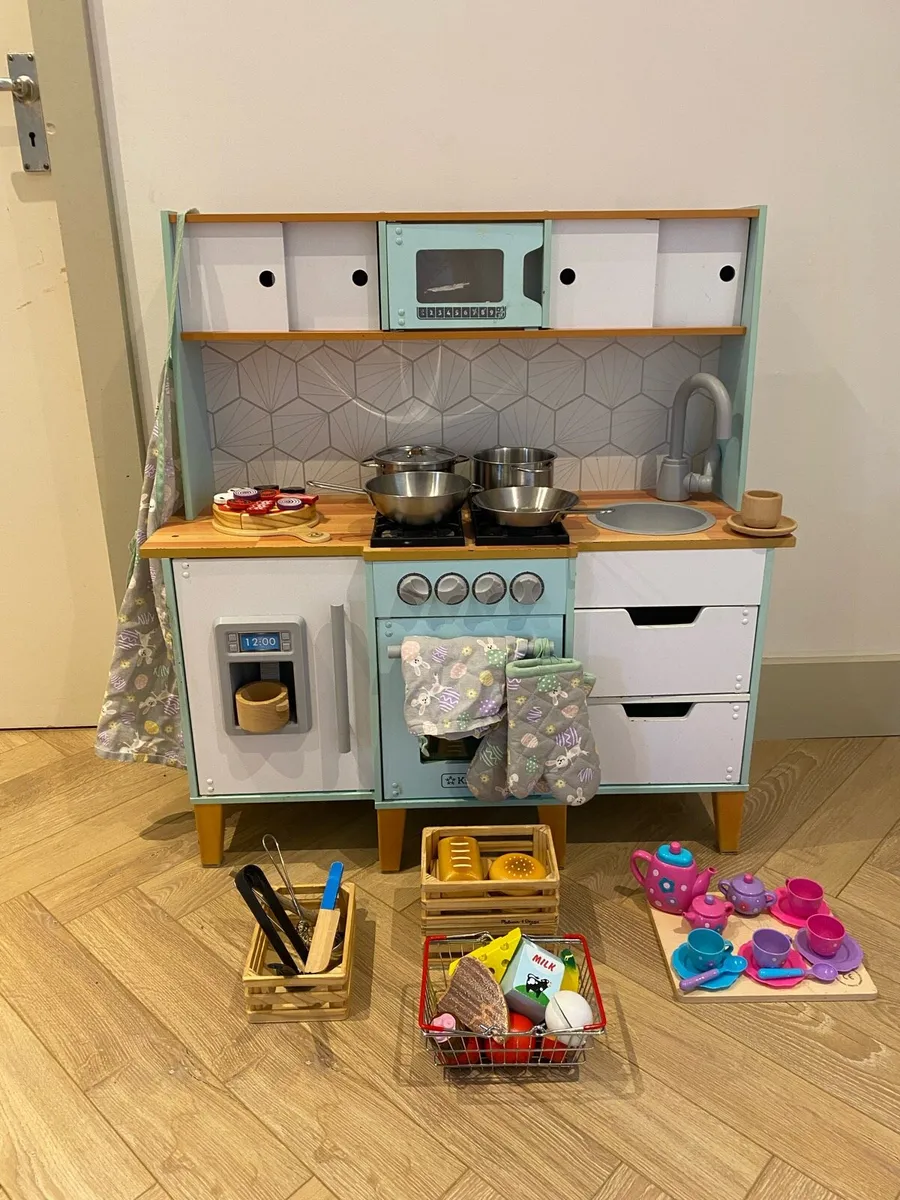 Wooden toy kitchen - Image 1
