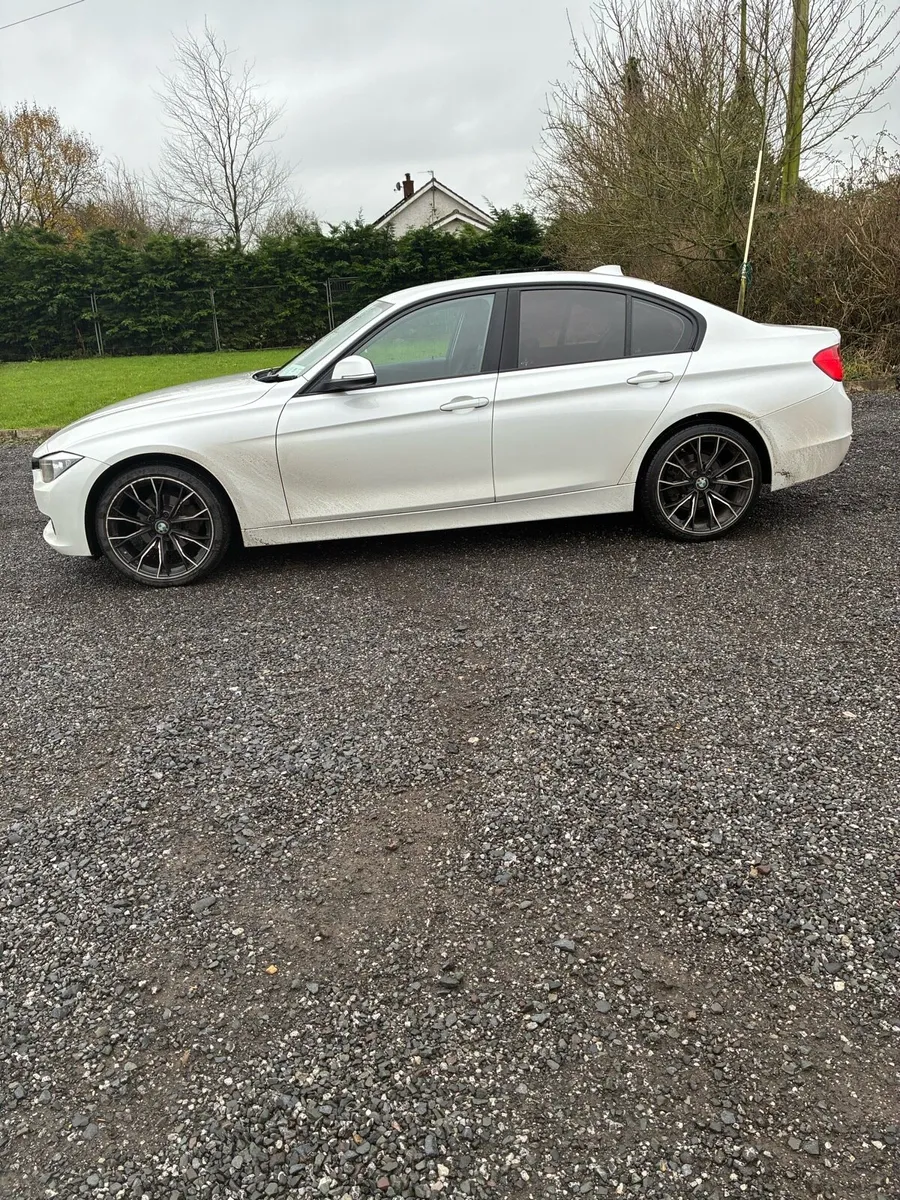BMW 3-Series 2015 - Image 2