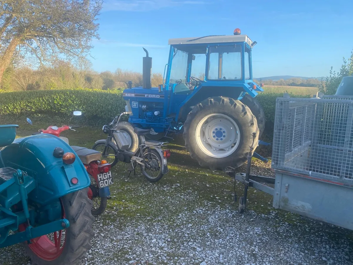 Vintage tractor - Image 2