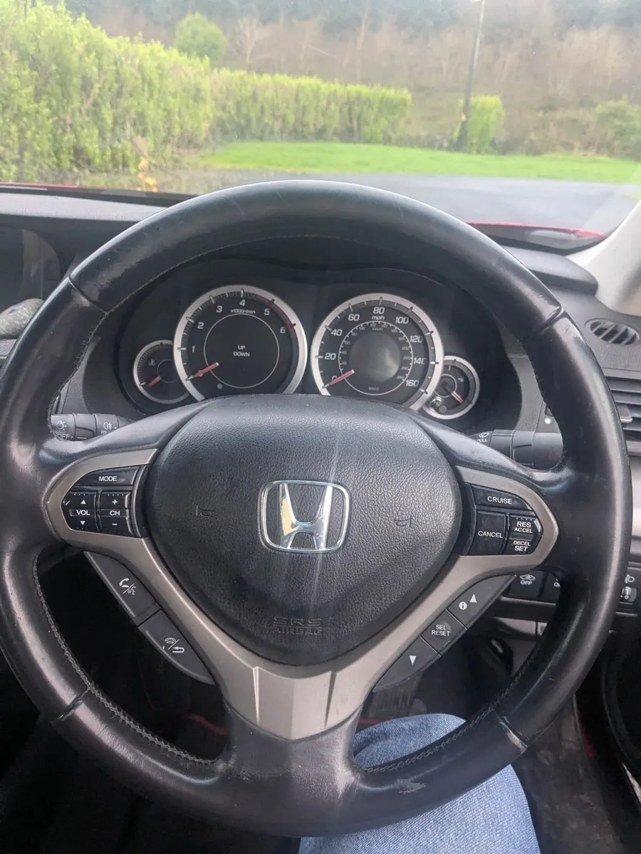 Honda Accord 2009 - Image 4