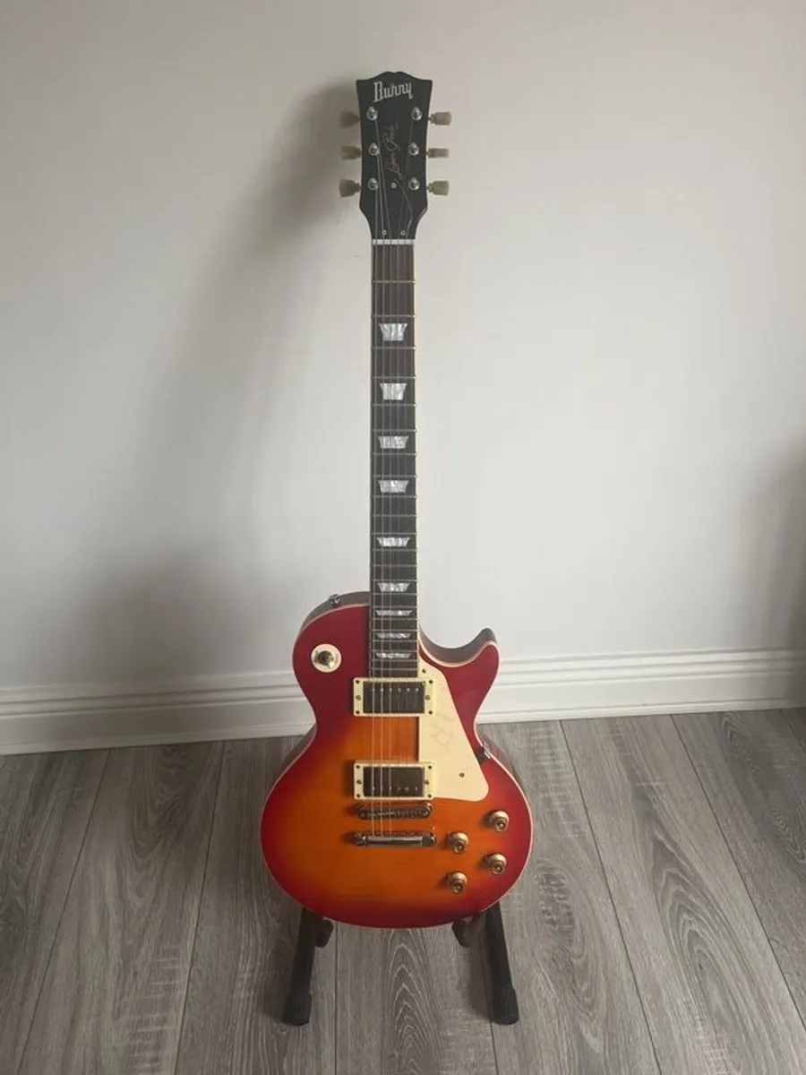 les paul guitar - Image 1