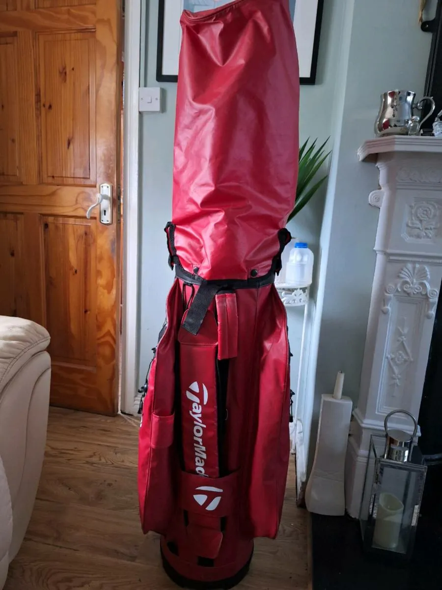 Taylormade cart bag.fully waterproof - Image 3