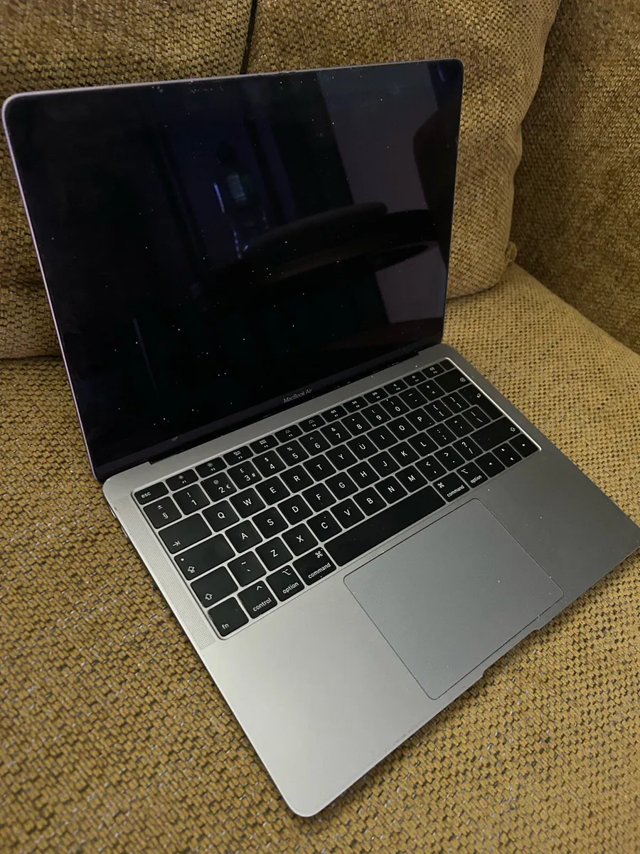 MacBook Air 13.3 inch 2019 Grey - Image 2