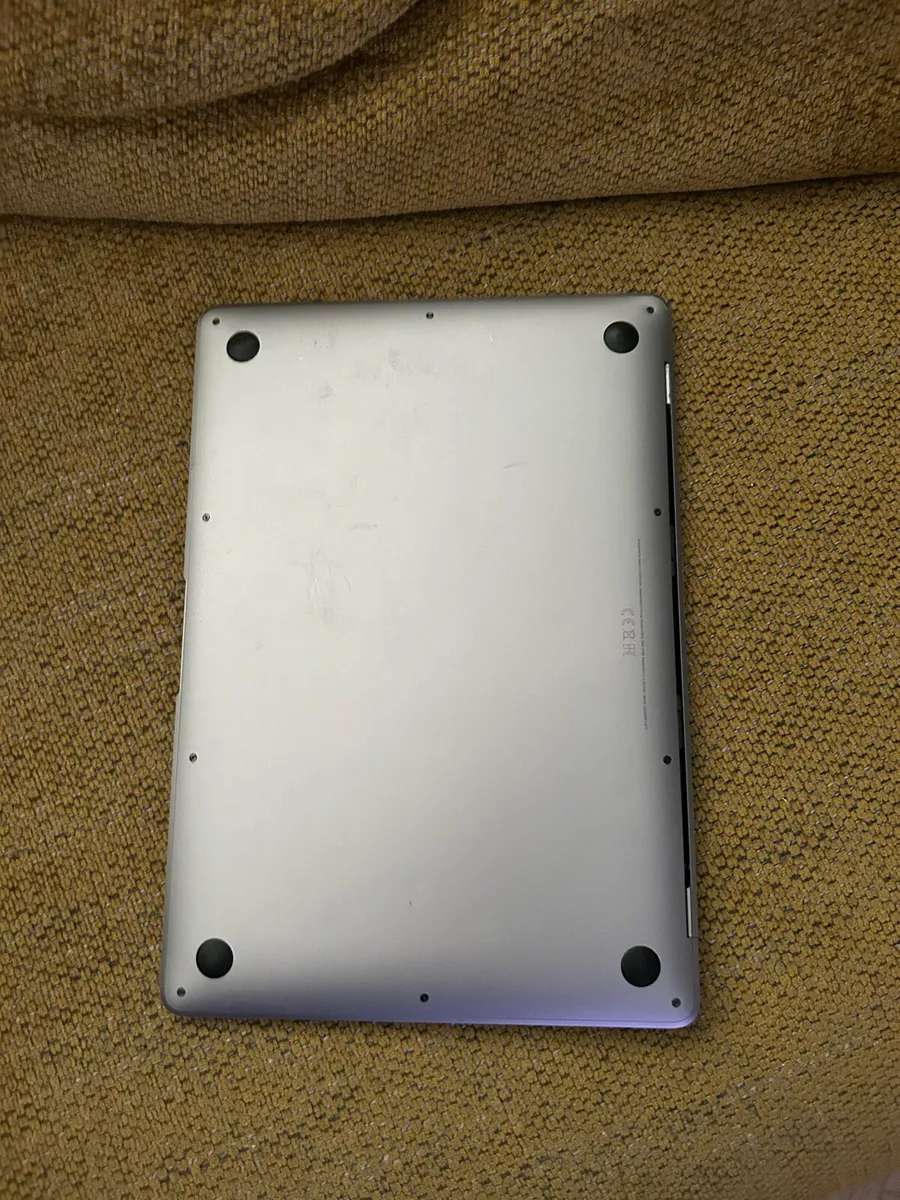 MacBook Air 13.3 inch 2019 Grey - Image 3