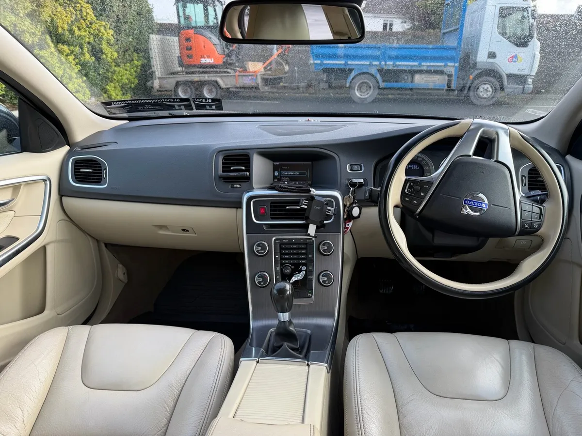 Volvo S60 - Image 4