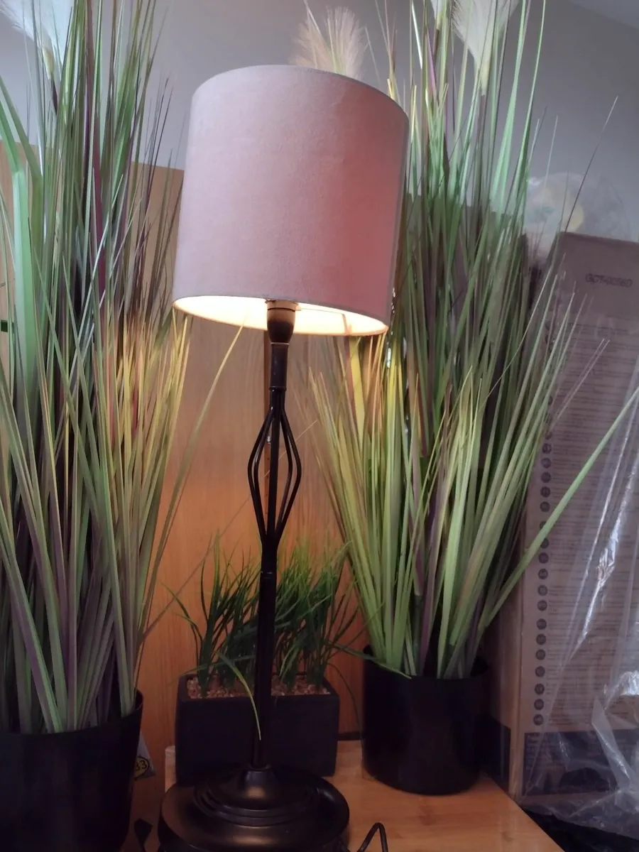 74cm tall wrought iron table lamp/floor lamp - Image 1