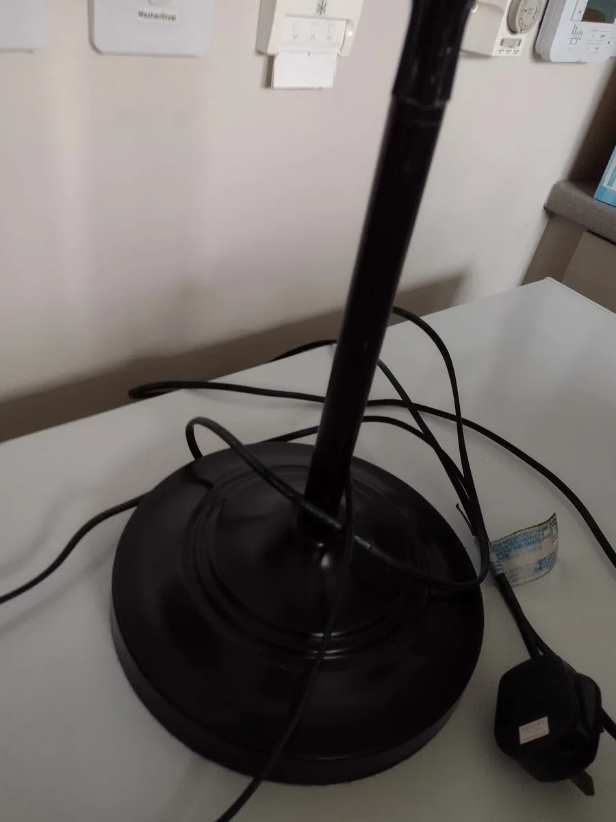 74cm tall wrought iron table lamp/floor lamp - Image 4