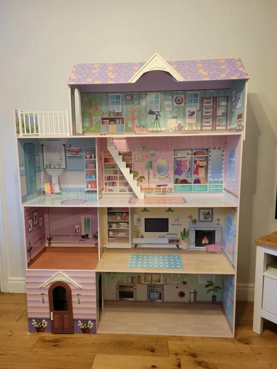 Dolls house - Image 1