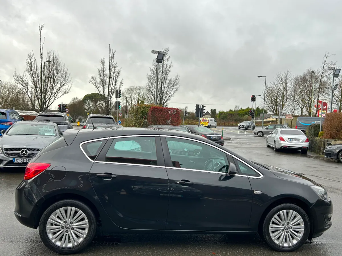 Opel Astra EXCITE 1.6CDTI 110PS ECO 5DR *HIGH SPEC - Image 4