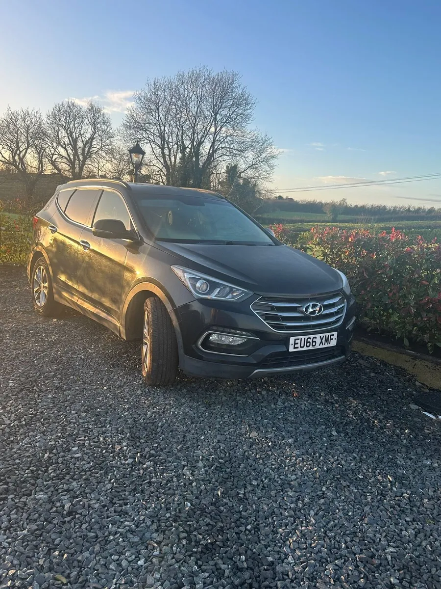 Hyundai Santa Fe 2016 - Image 1