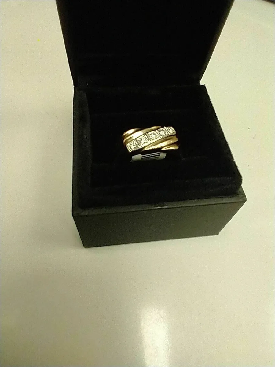 9ct Gold Ring w/ Diamonds 9k - Image 4