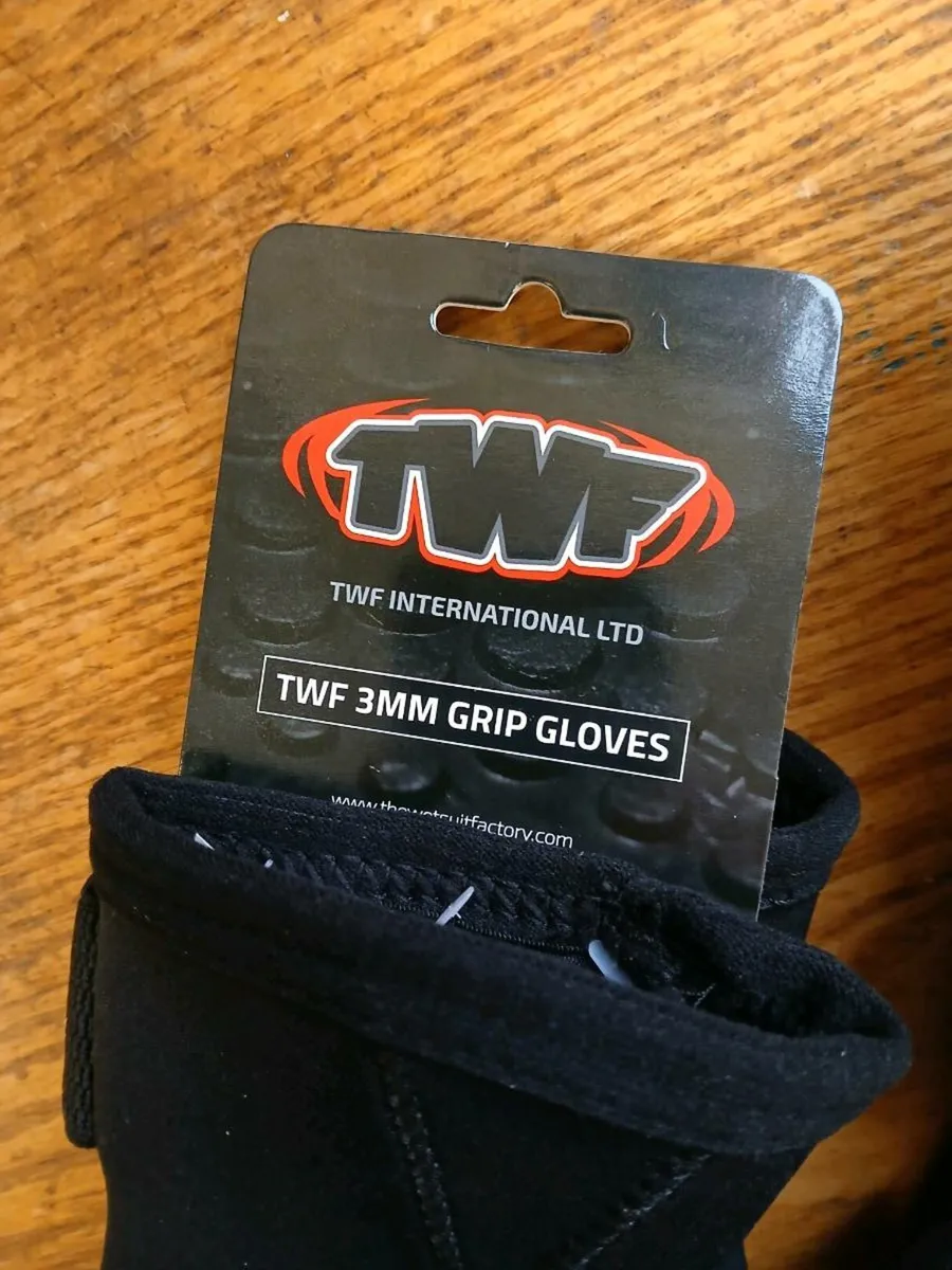 New Unused Wetsuit gloves - Image 3