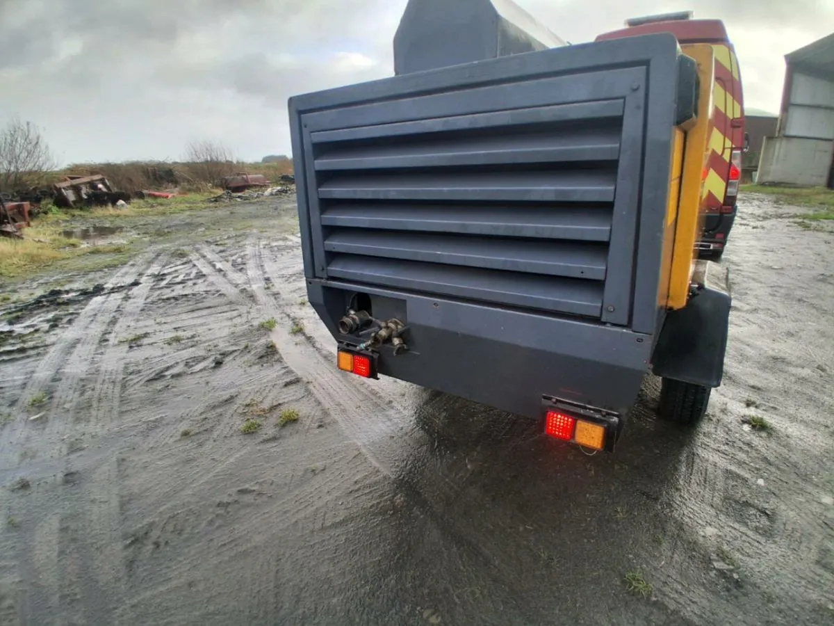 Atlas Copco XAHS 186 400cfm @12bar Road Compressor - Image 3