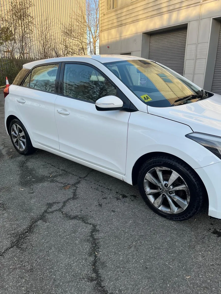 Hyundai i20 - Image 2