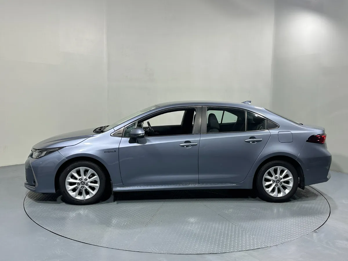 Toyota Corolla Luna Sport Self Charging Hybrid 211 - Image 4