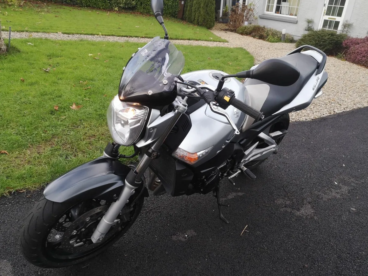 Suzuki GSR 600  2008 - Image 2