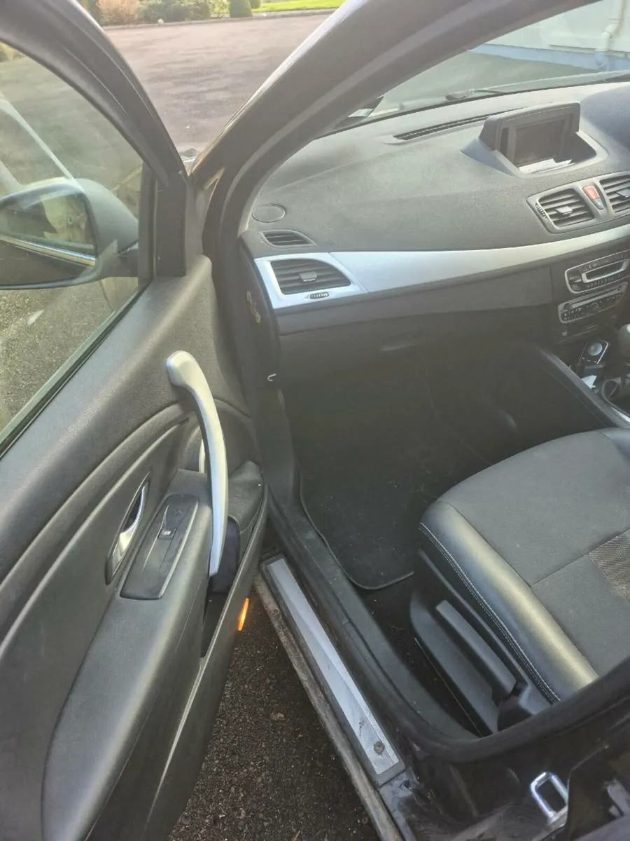 Renault Fluence 2010 - Image 4