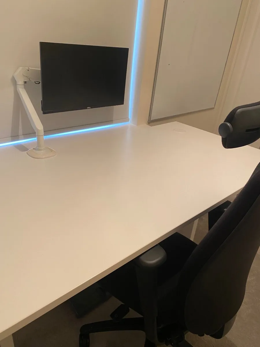 Adjustable desk - Electric Sit Stand Desk - Image 2