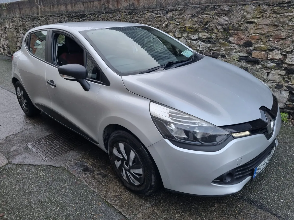 Renault Clio 2015 Perfect First Car - Image 2