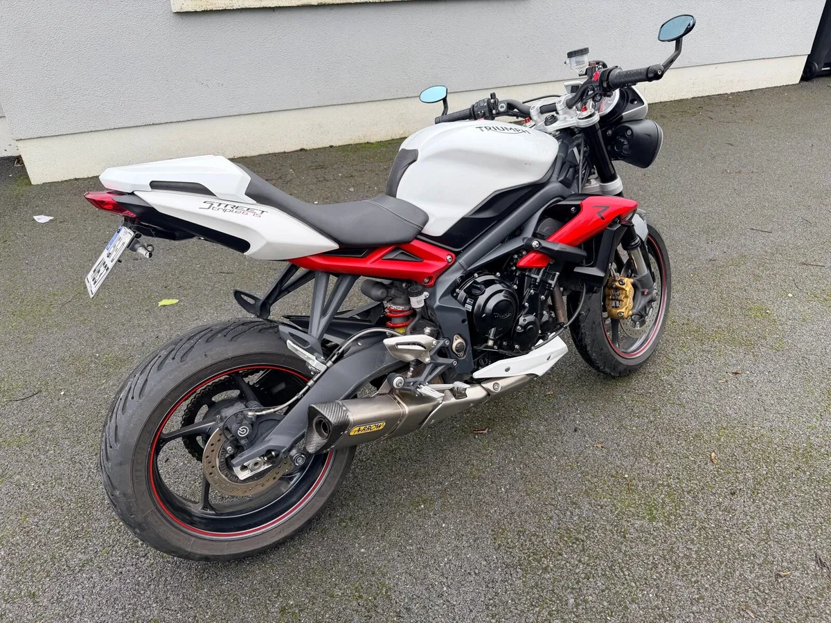 Triumph Street Triple 675R 2015 - Image 4