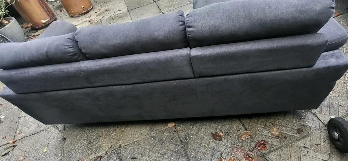 Living room. - Image 4