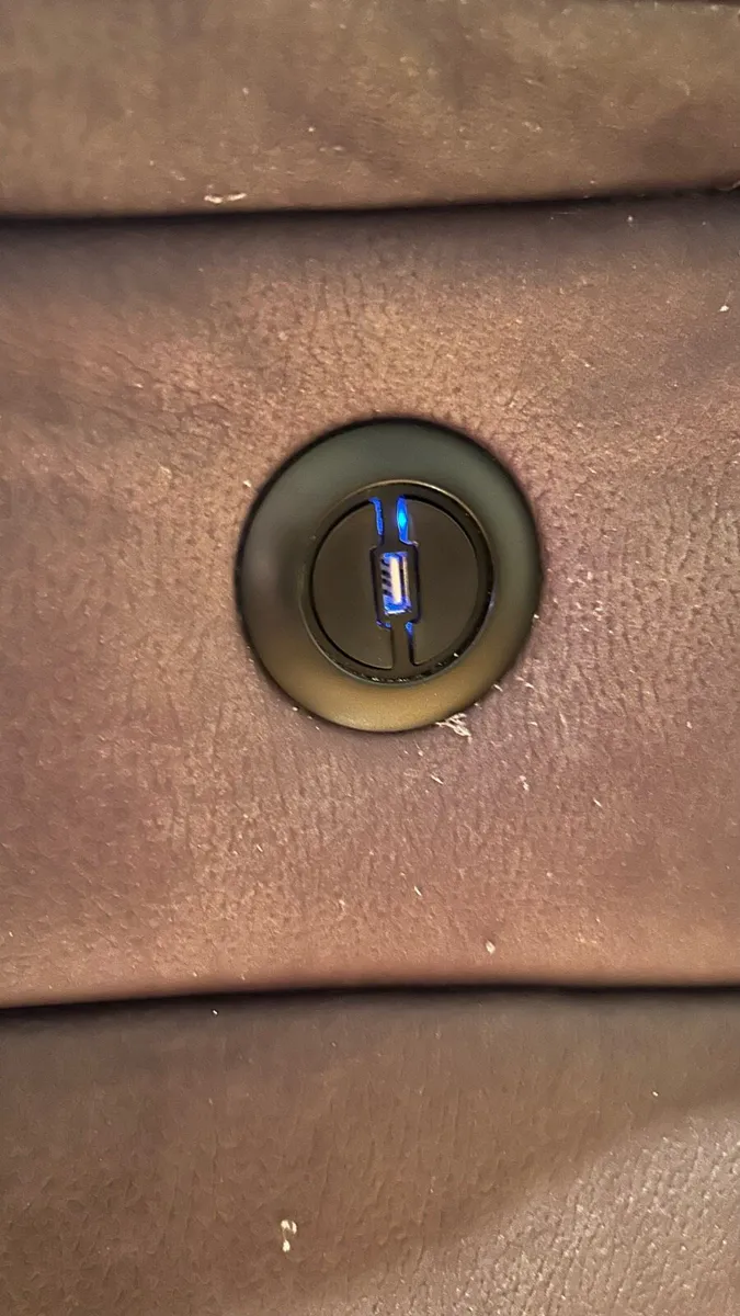 Electric Reclining Couch - Image 3