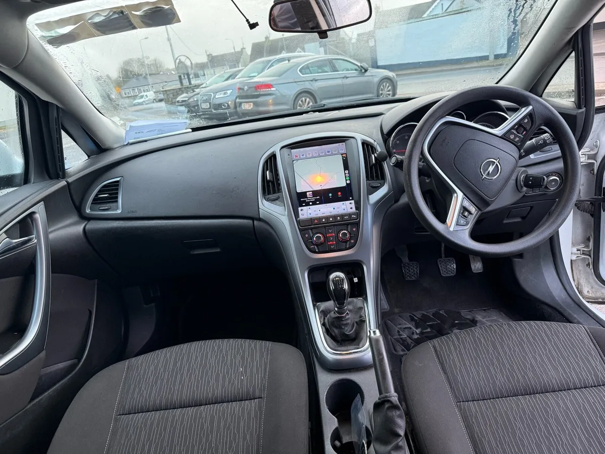 Opel Astra van FULL YEARS TAX AND TEST LOW MILAGE - Image 4
