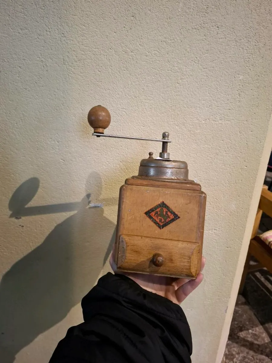 Antique coffee grinder postage possible - Image 1