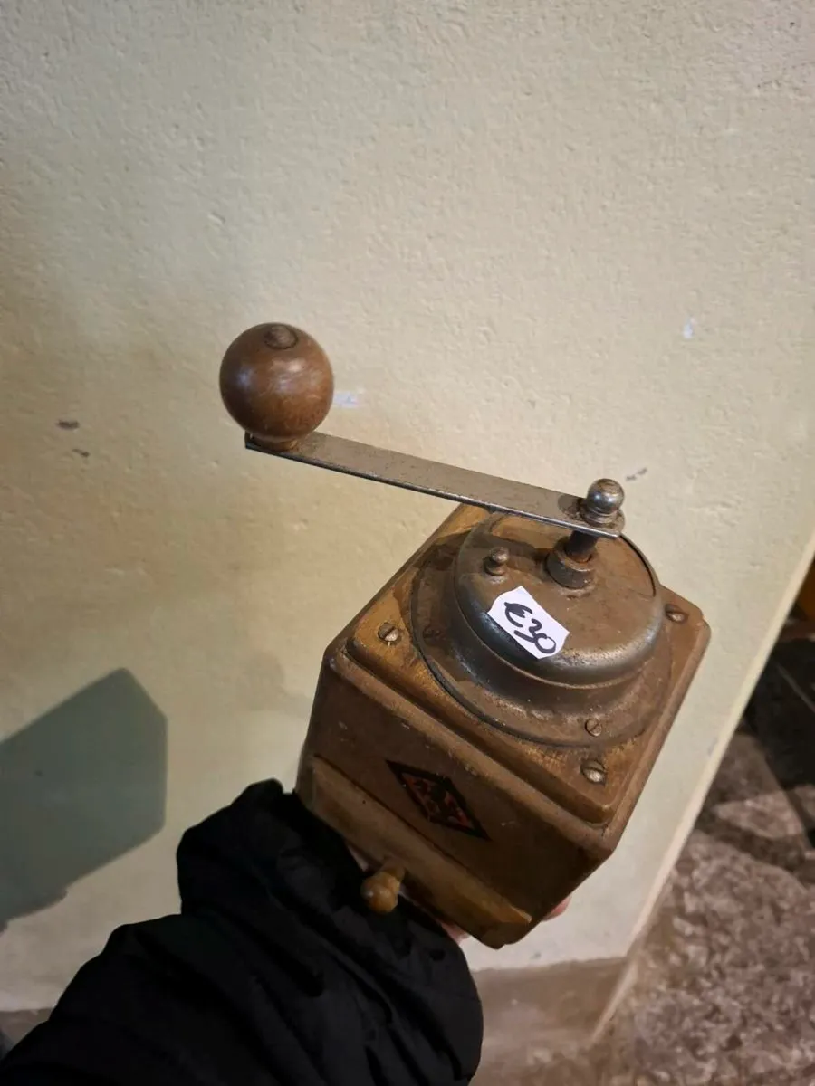 Antique coffee grinder postage possible - Image 2