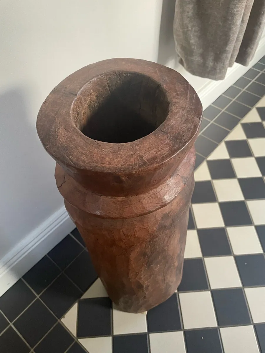 Decorative Solid Piece of furniture - Image 1