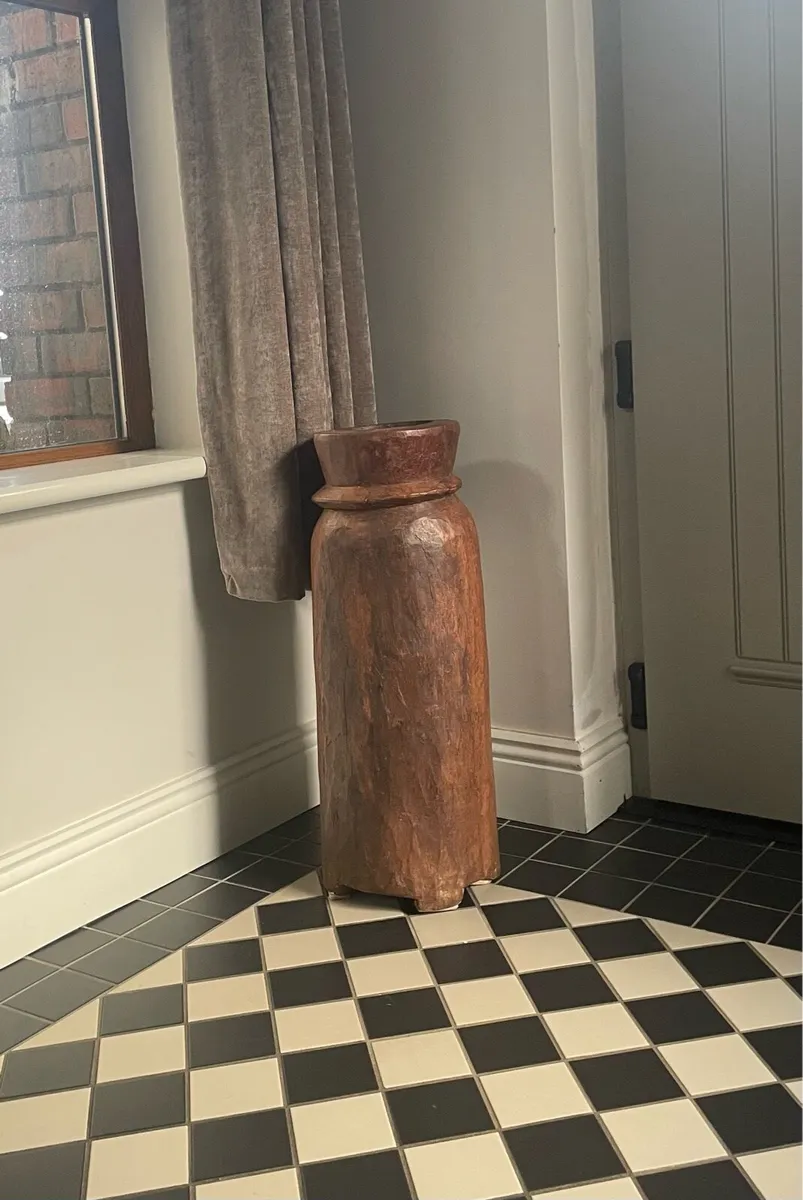 Decorative Solid Piece of furniture - Image 3