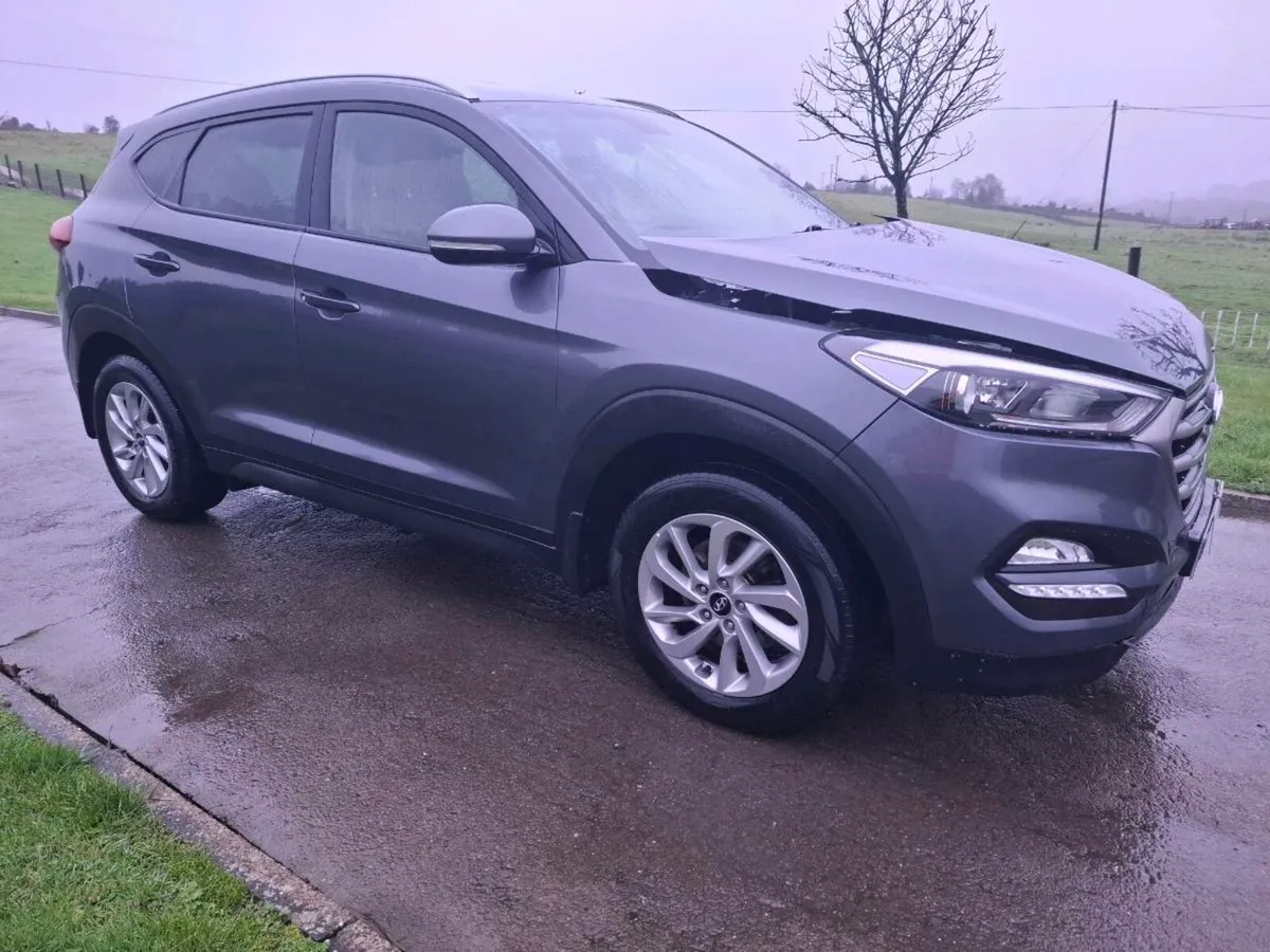 2017 Hyundai Tucson Executive 1.7 DSL - Image 1