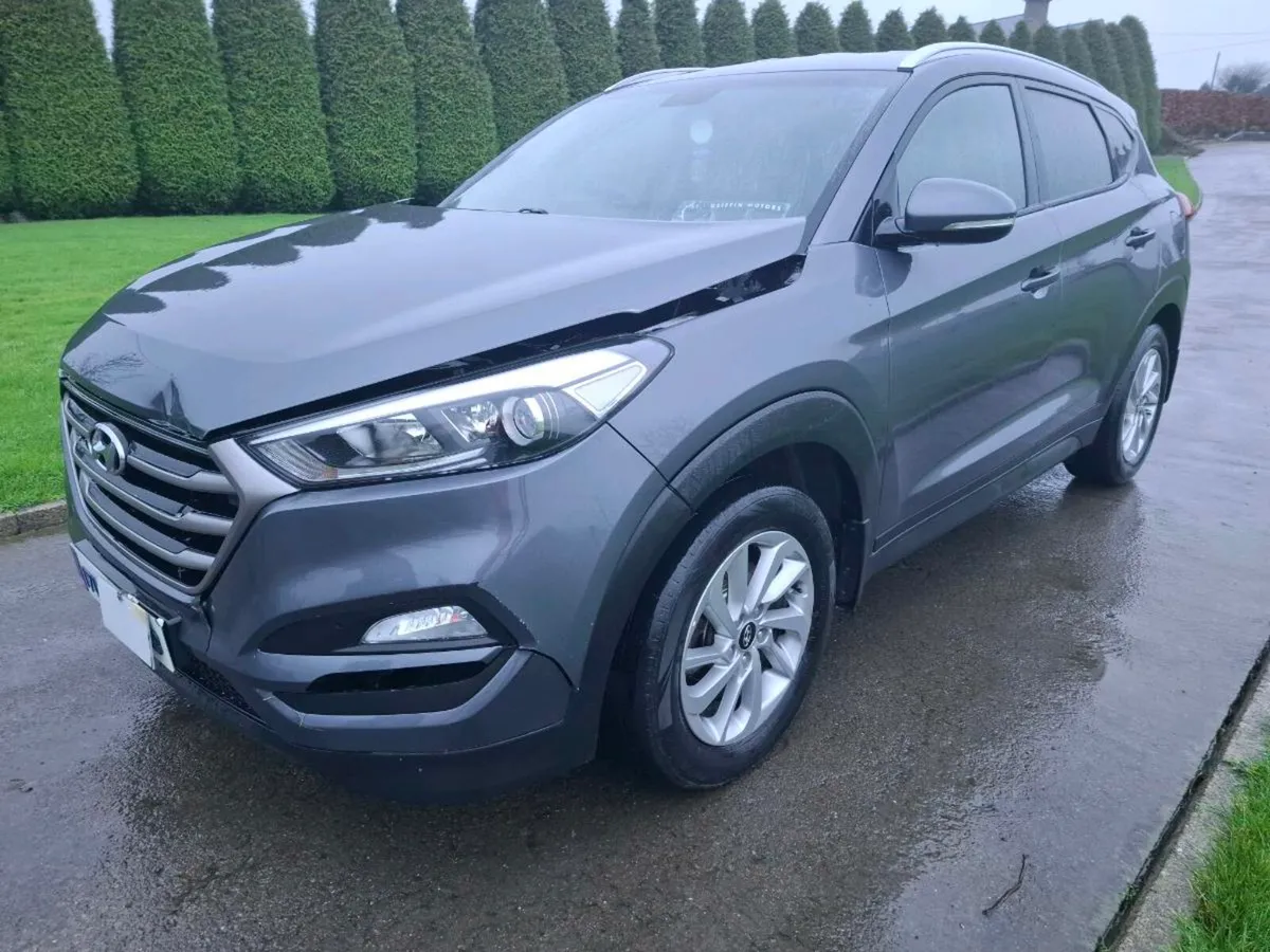 2017 Hyundai Tucson Executive 1.7 DSL - Image 3