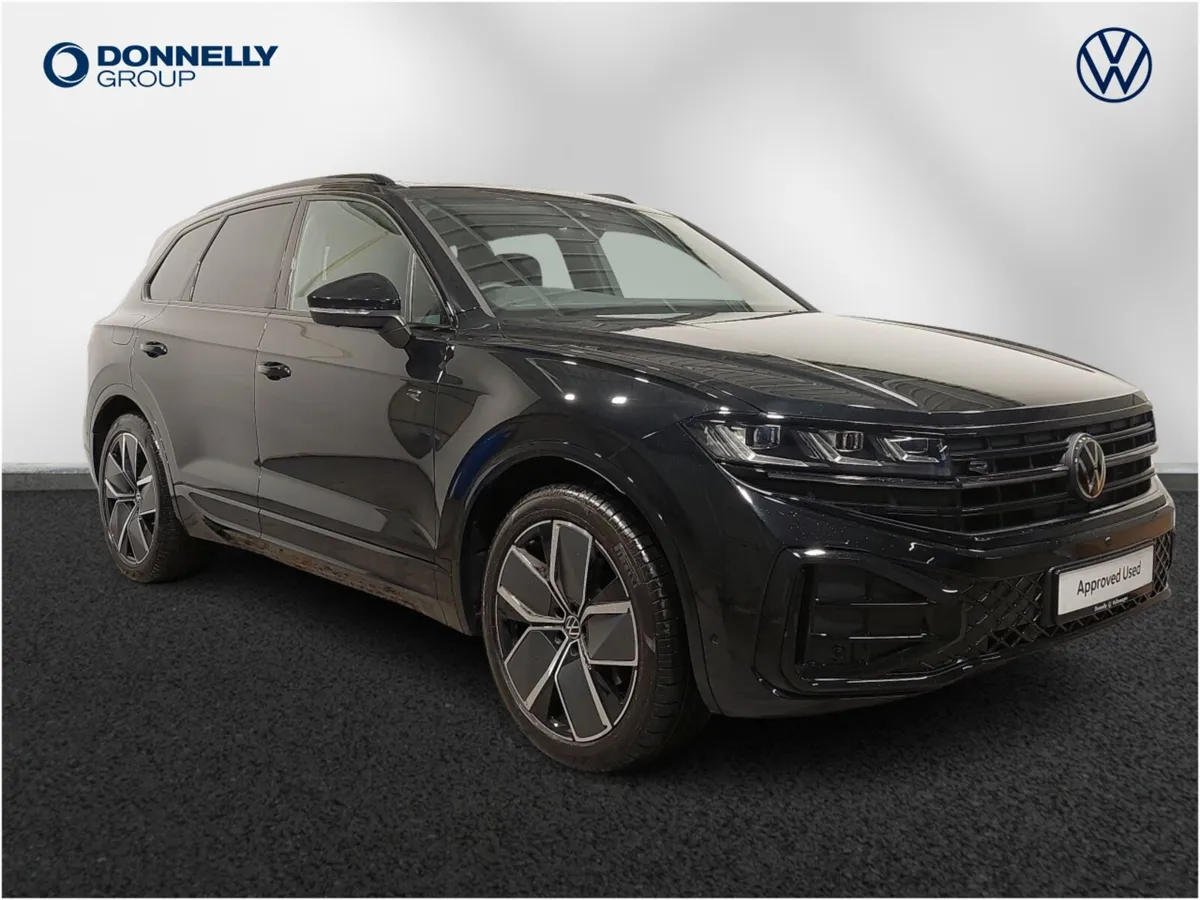 Volkswagen Touareg Diesel Estate Black Edition - Image 1