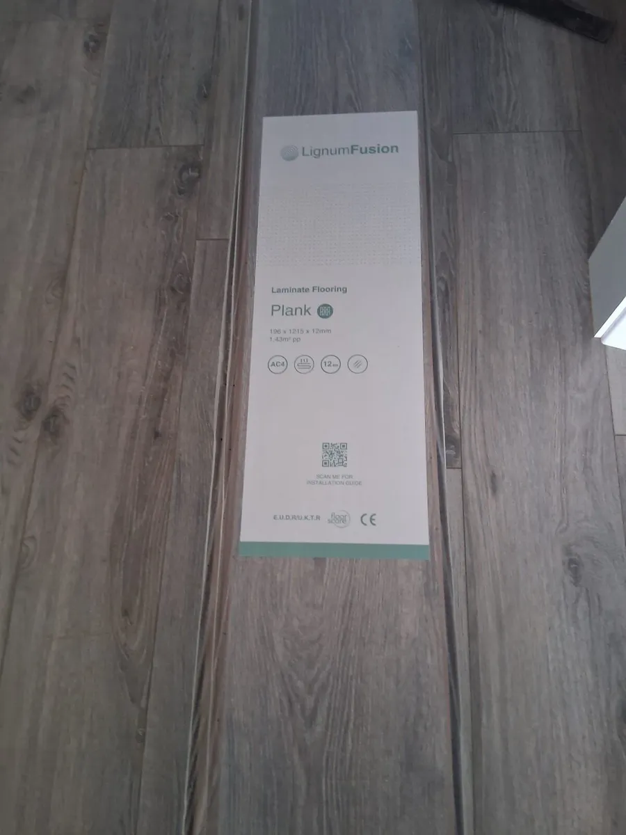 8.5 square meters of 12 mm of laminate floor. - Image 1