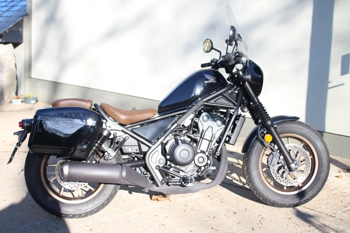 2025 Honda Rebel 500 with Extras. - Image 1