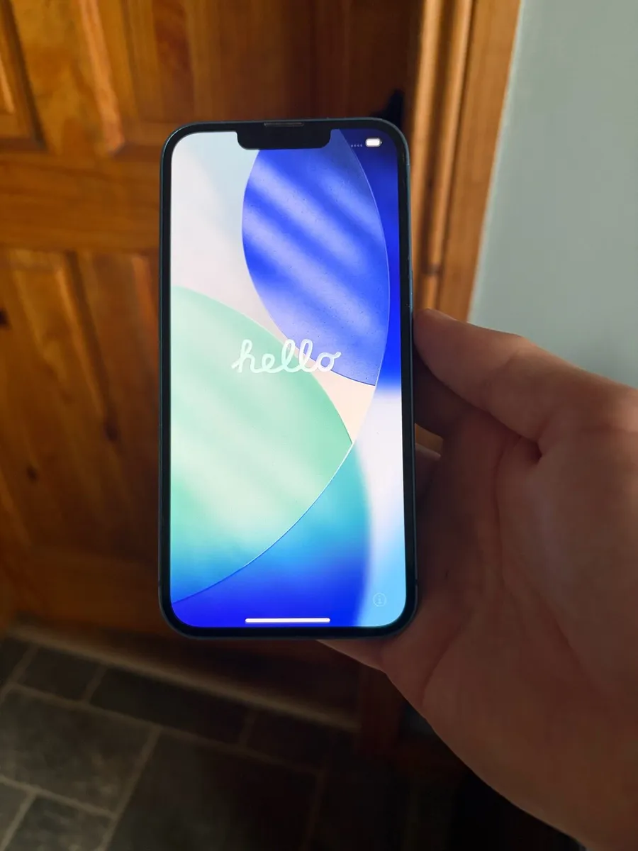 iPhone 13 - Image 2