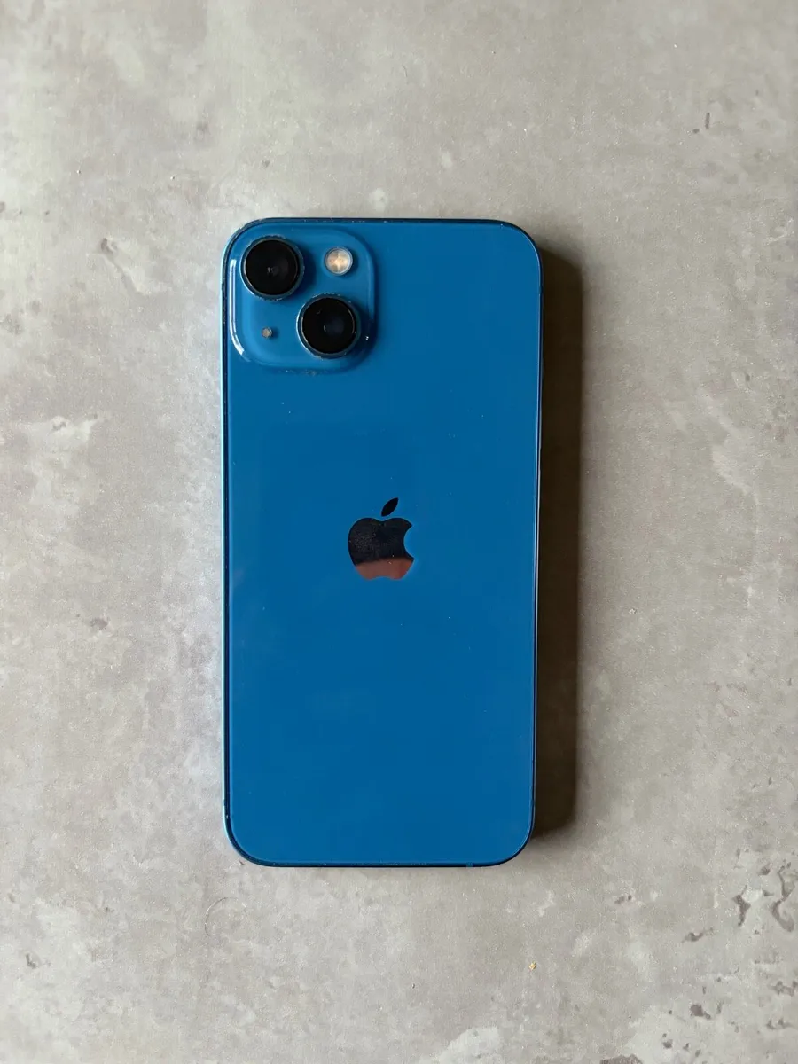 iPhone 13 - Image 4