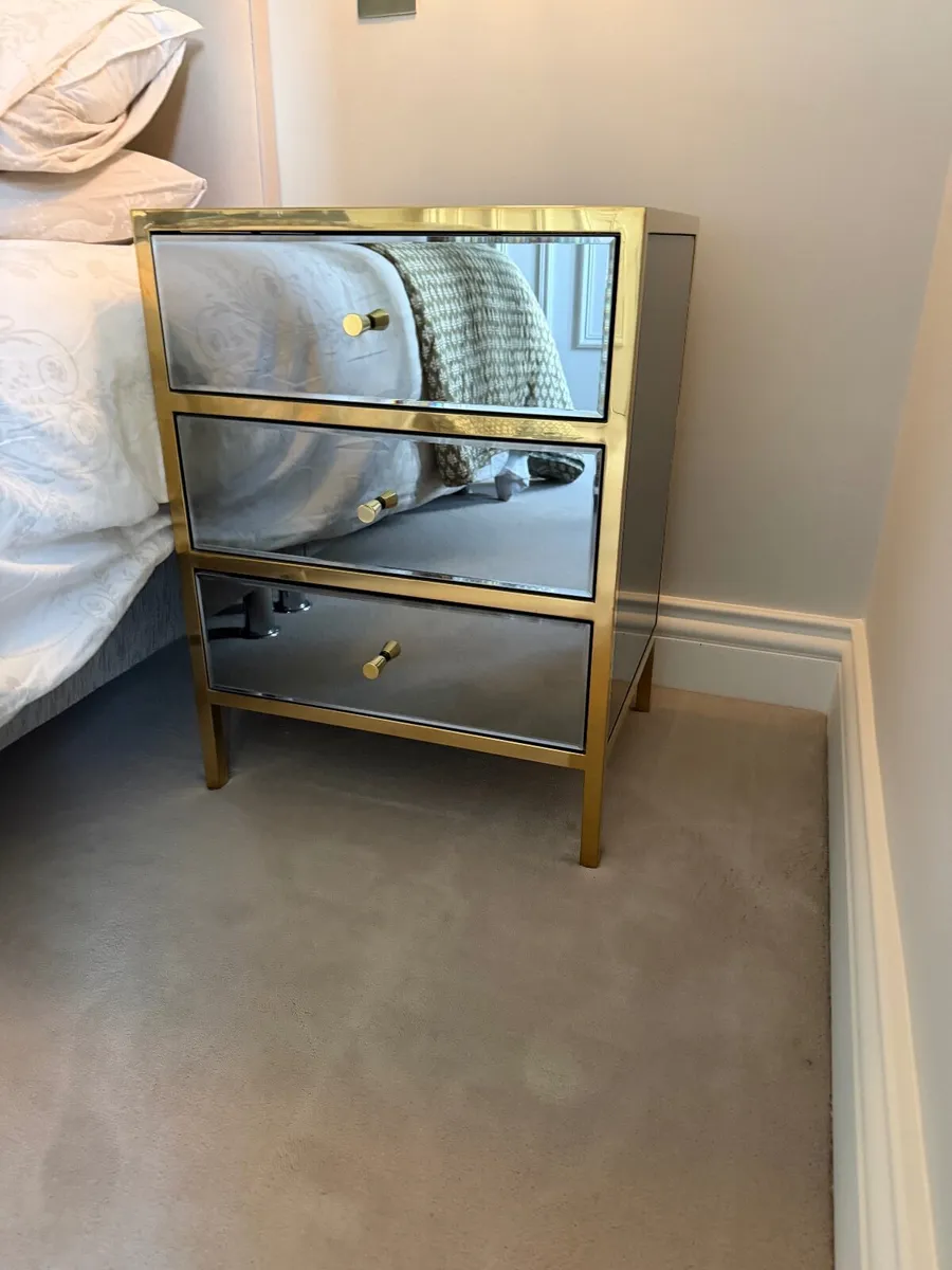 BED SIDE LOCKERS - Image 4