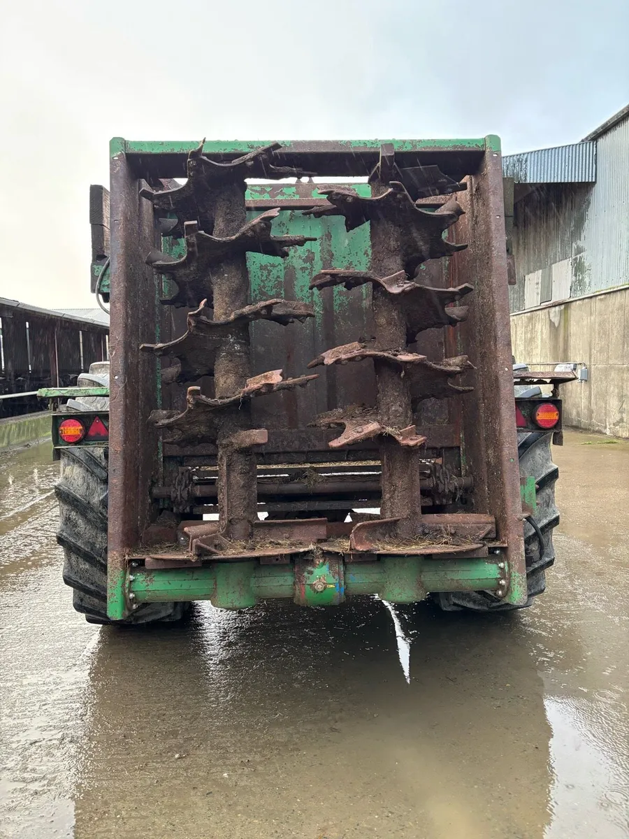 Conor 14 tonne Rear discharge dung spreader - Image 4