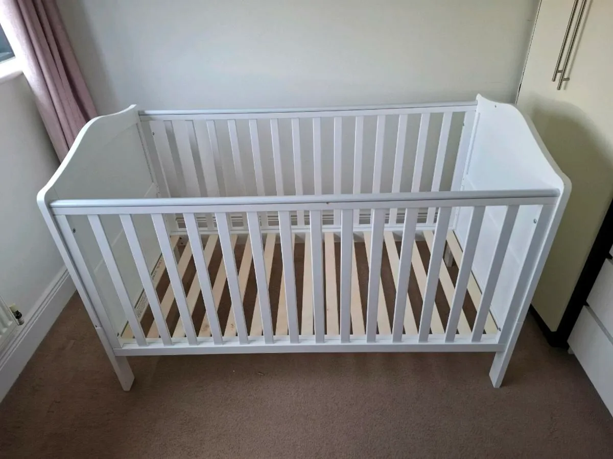 Nested Sorrento Cotbed - Image 2