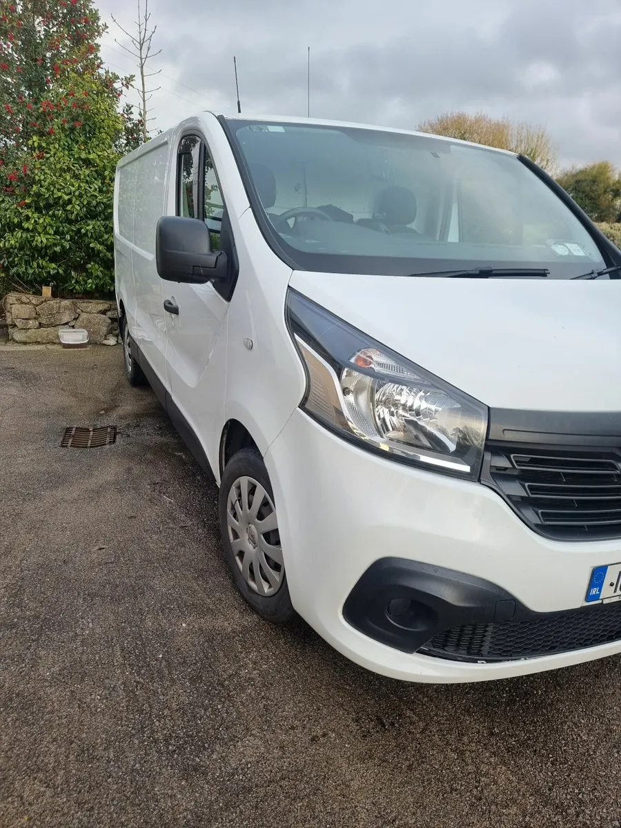 Renault Trafic 2016 - Image 2