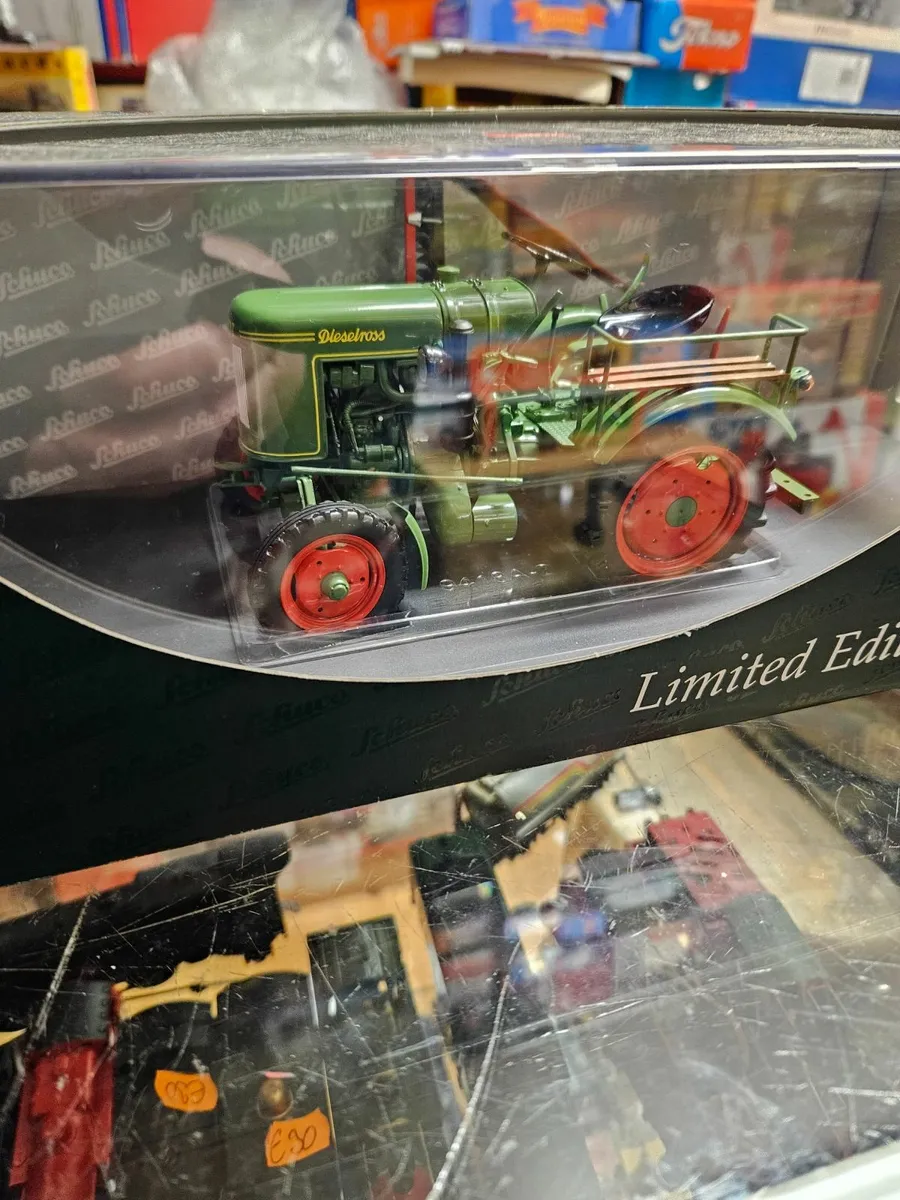 Britain's Schuco Fendt Tractor 1.18 - Image 4