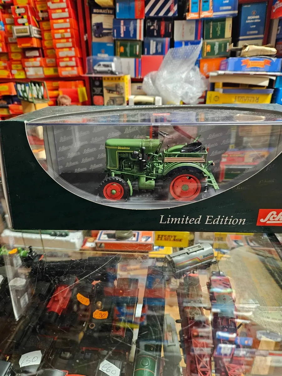 Britain's Schuco Fendt Tractor 1.18 - Image 1