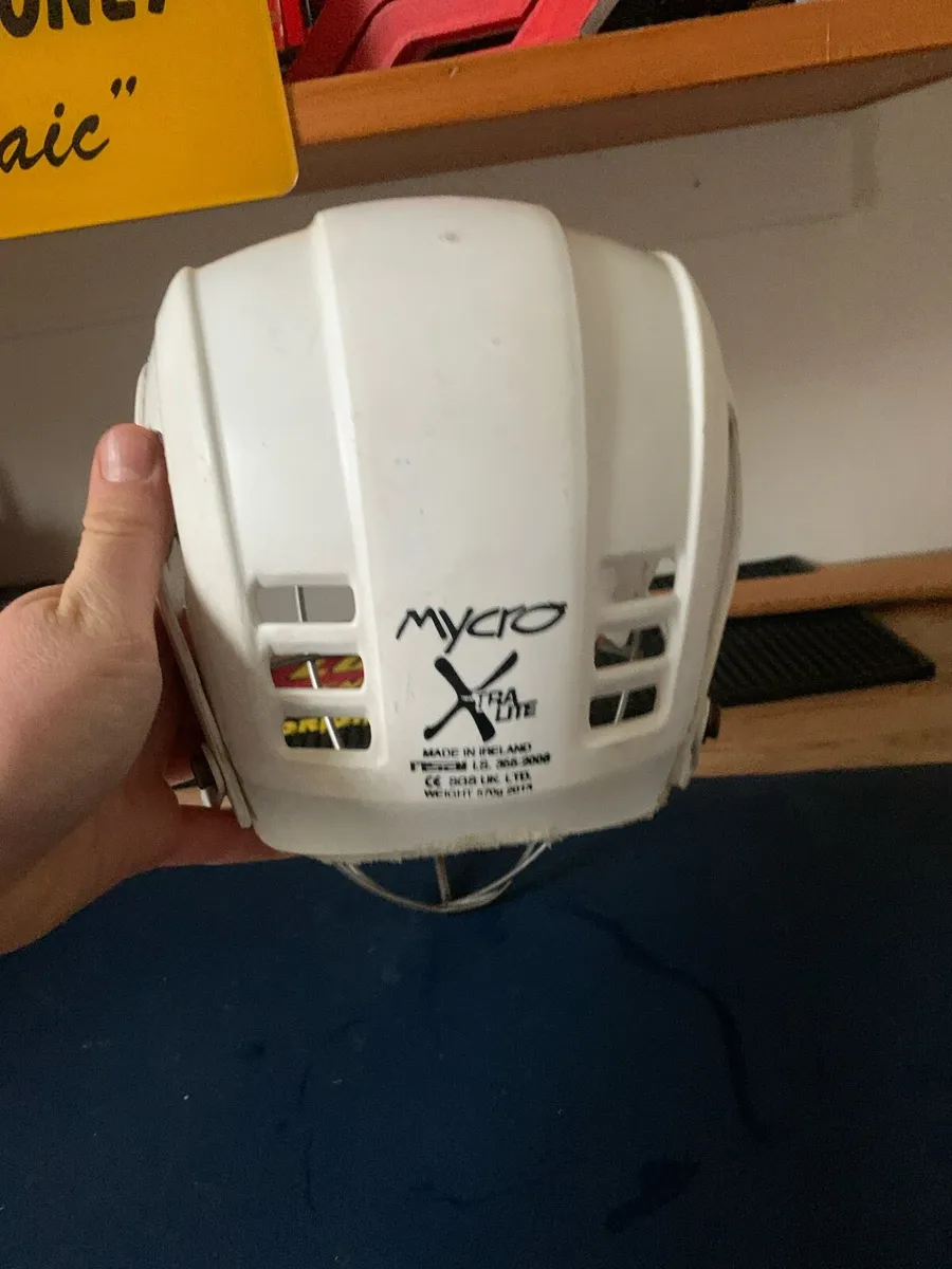 Hurling helmet - Image 4