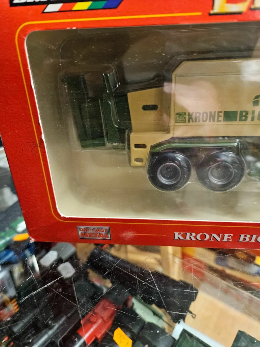 Britain's Krone Square Baler - Image 4