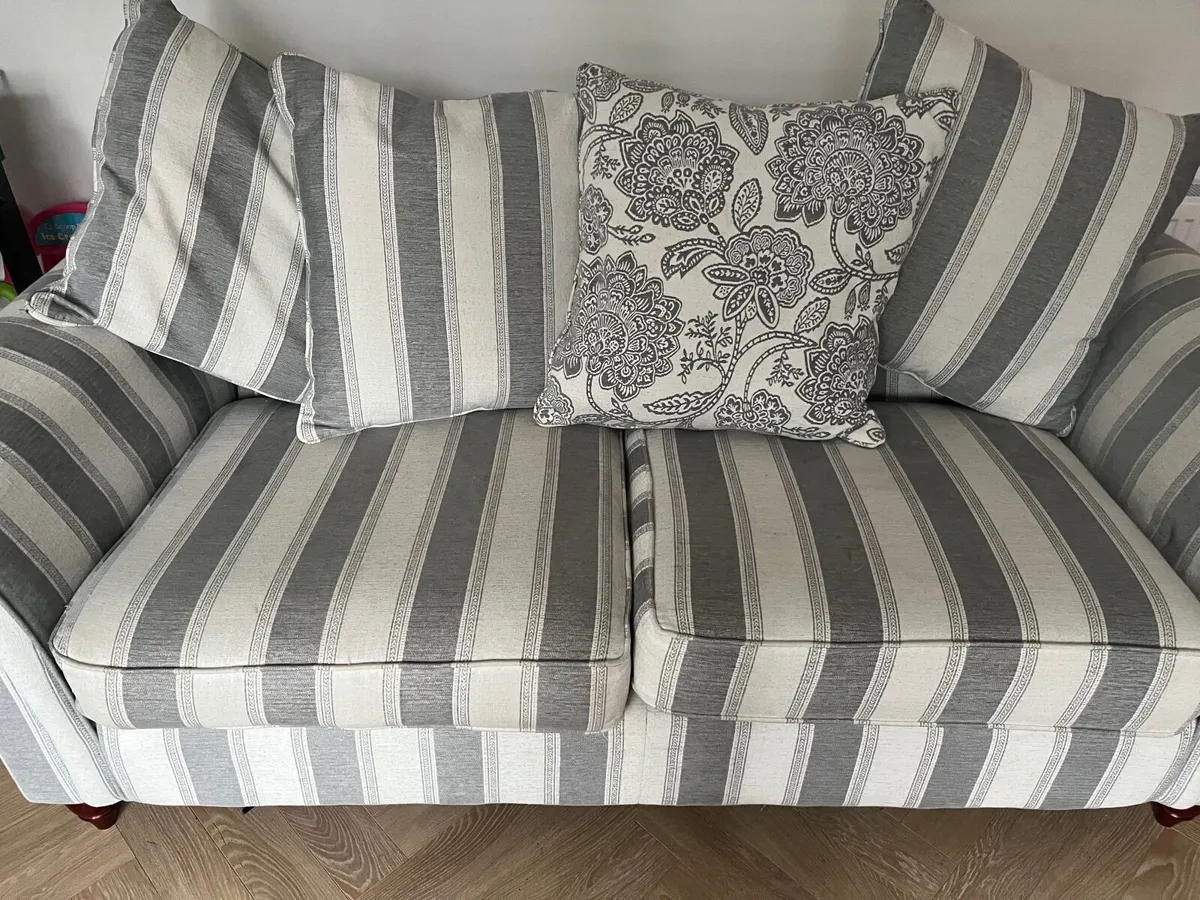 Furniture 3 Seater couch - Image 1