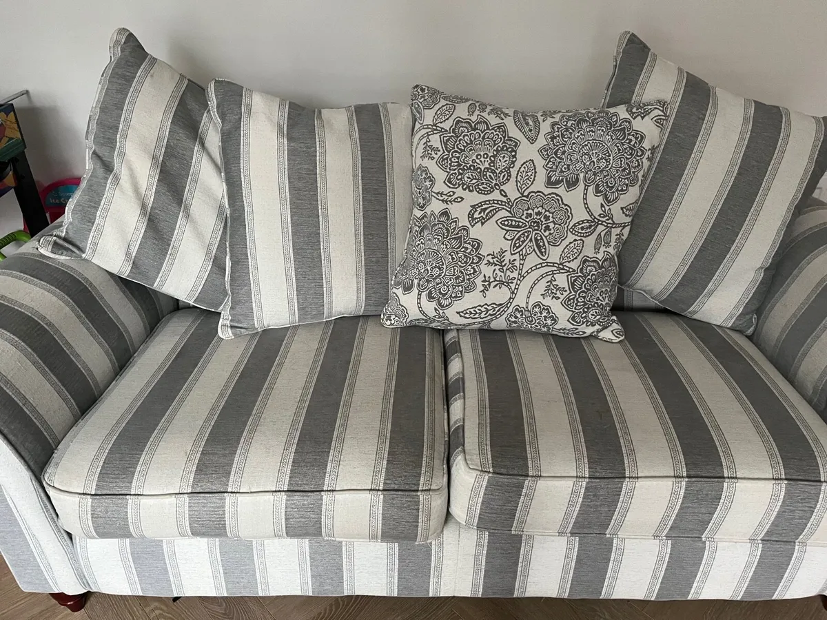 Furniture 3 Seater couch - Image 3