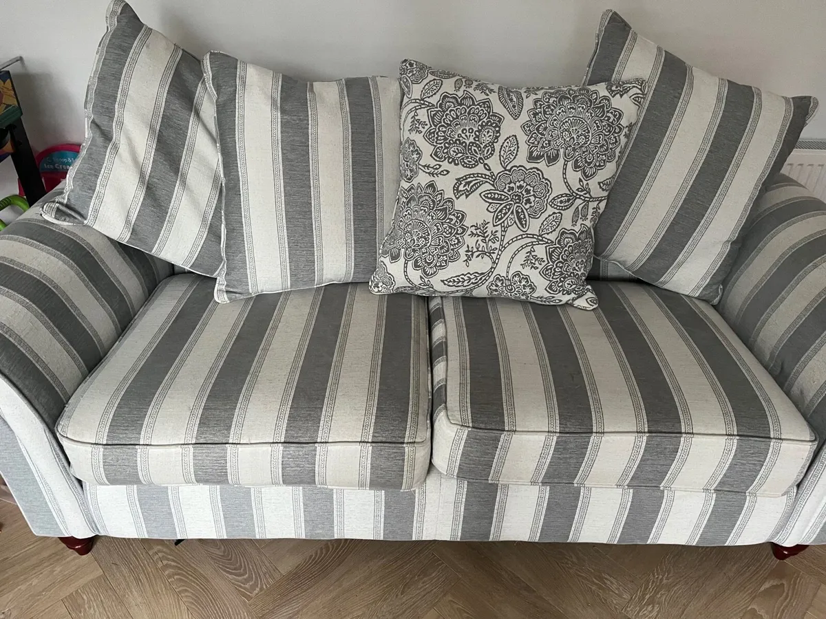 Furniture 3 Seater couch - Image 4