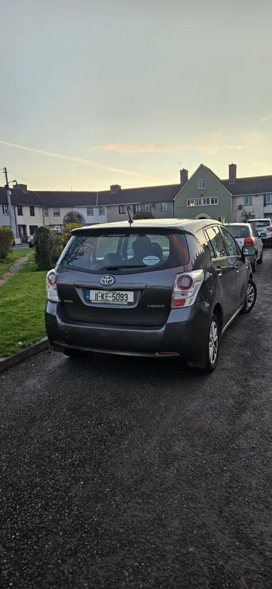 Minivan Toyota Verso.NCT 08/26 - Image 2